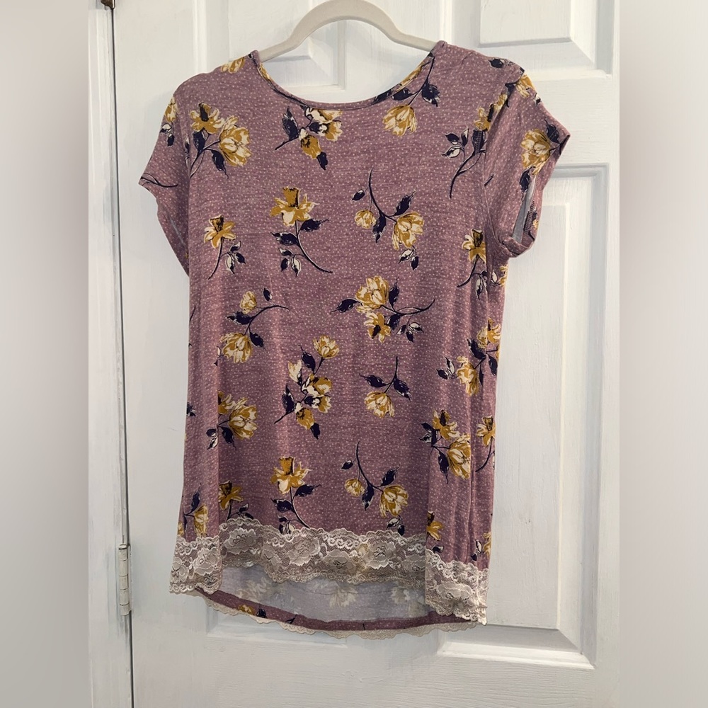 Size small purple gold floral flower top shirt blouse lace trim back cut out